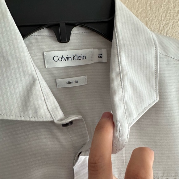 Calvin Klein Slim Fit button down grey and white striped Dress shirt - size 18 - Picture 2 of 7